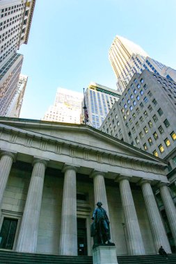 New York, ABD - 18 Kasım 2009: George Washington 'ın New York' taki Wall Street 'teki Federal Hall Müzesi 