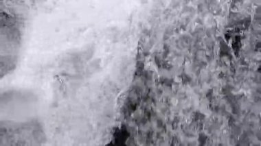 Akan kaynak suyu, suyun yüzeyinde hava kabarcıkları, oksijen ile su doygunluğu, Karadeniz