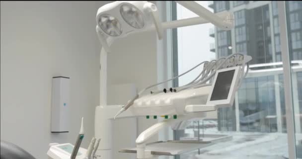 Инструменты Оборудование Лечения Зубов Стоматологической Клинике Крупный План Рабочего Места — стоковое видео