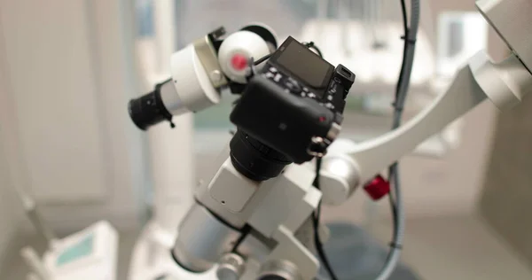 Крупный План Стоматологического Микроскопа Помещении Медицинской Клиники Людей Профессиональное Оборудование — стоковое фото