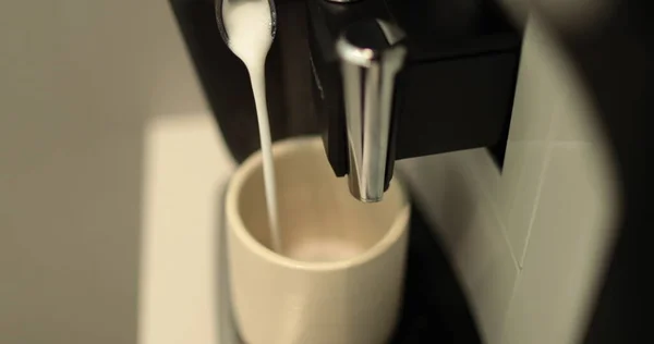 Process Making Coffee Close Coffee Maker Making Coffee White Cup — Stock Photo, Image