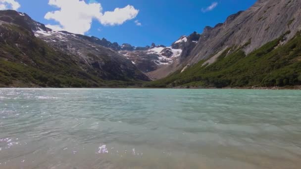 Lembah Laguna Emerald Musim Panas Dan Pegunungan Bersalju — Stok Video
