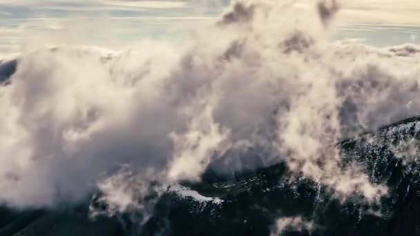 Timelapse Fluffy Clouds Rolling Fast Alpine Mountains Sunny Nature Adventure — Stock Video