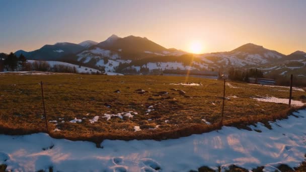 Kleurrijke Gouden Licht Van Zonsondergang Het Platteland Boerenland Landschap Met — Stockvideo