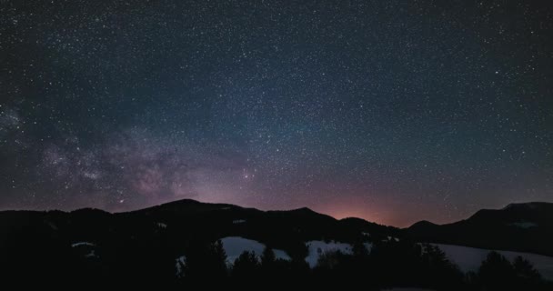 Timelapse Dark Sterrenhemel Met Melkwegsterren Het Winterse Natuurlandschap Astronomie Time — Stockvideo