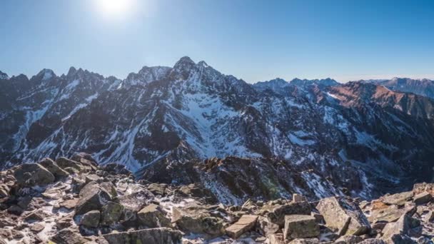 Panorama Montagne Rocciose Innevate Alpi Bella Giornata Sole Inverno Freddo — Video Stock