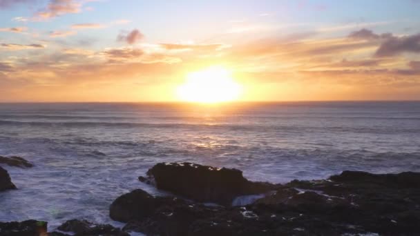 Rustige Avond Aan Westkust Met Zonsondergang Boven Oceaan Nieuw Zeeland — Stockvideo