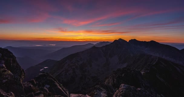 Zeitraffer Von Magic Sunrise Rocky Alpine Mountains Landschaft Golden Morning — Stockvideo