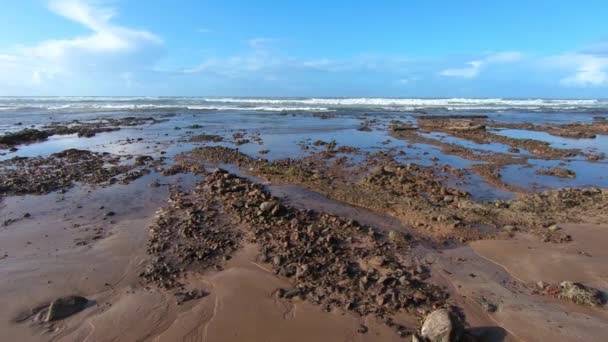 Verhuizen Rotsachtig Strand Zonnige Zomer Marokko Natuurlijk Landschap Steady Cam — Stockvideo