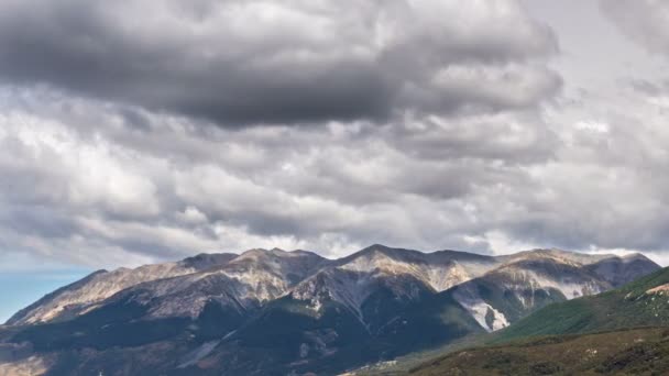Nuvens Dramáticas Movendo Rapidamente Sobre Montanha Alpes Nova Zelândia Paisagem — Vídeo de Stock