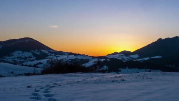 Восход Солнца Заснеженный Природный Ландшафт Холодным Зимним Утром Время Пан — стоковое видео