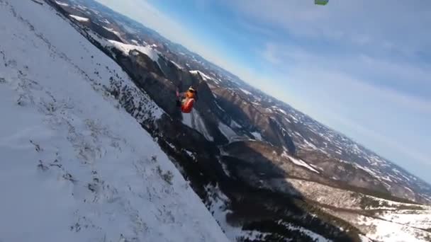 Extremo Voando Asa Parapente Balanço Diversão Montanhas Inverno Siga Cam — Vídeo de Stock