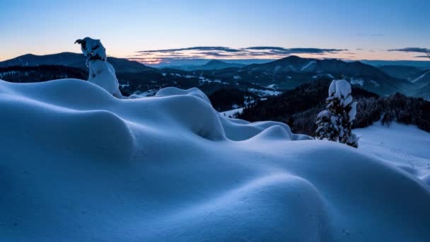 Belas Cores Nascer Sol Paisagem Montanhas Nevadas Manhã Inverno Azul — Vídeo de Stock
