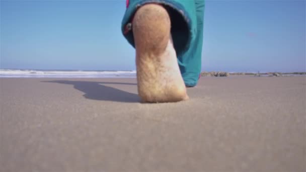 Man Walk Barefoot Sand Beach Sunny Day Blue Sky Ocean — Stock Video