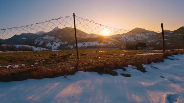 Golden Sunrise Spring Countryside Landscape Reveal Old Fence Wide Angle — стоковое видео