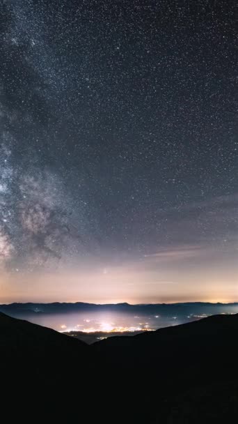 Függőleges Időeltolódás Tejszerű Módon Galaxis Csillagok Gyorsan Mozog Éjszakai Égen — Stock videók