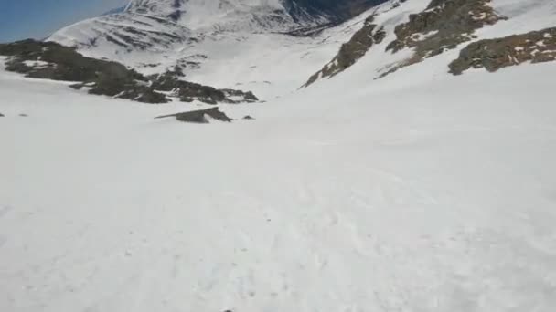 Free Ride Esqui Para Baixo Uma Calha Inverno Alpes Montanhas — Vídeo de Stock