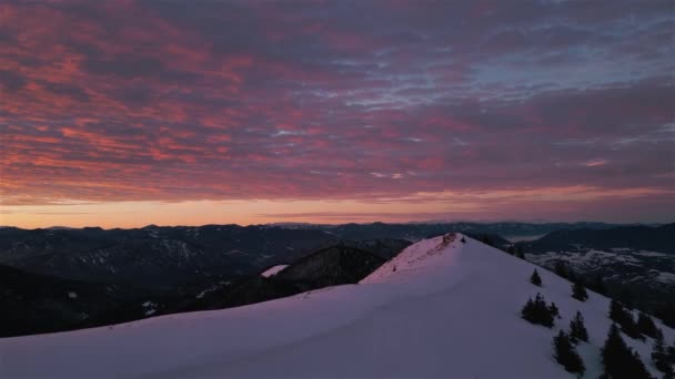 Волшебное Красочное Небо Восходе Солнца Зимних Горах Пейзажа Мирная Снежная — стоковое видео