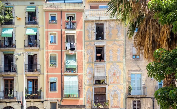 Barcelona Španělsko Července 2017 Pohled Ulici Typické Fasády Budov Oblasti — Stock fotografie