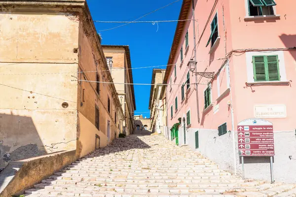 이탈리아 이탈리아 이솔라 2018년 28일 이탈리아 토스카나 포르토페라오 마을의 스톡 사진