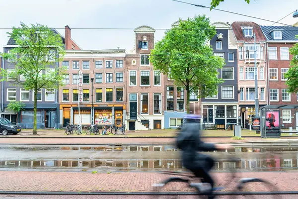 Amsterdam Nederländerna Juni 2019 Dagutsikt Med Typiska Holländska Hus Och Royaltyfria Stockbilder