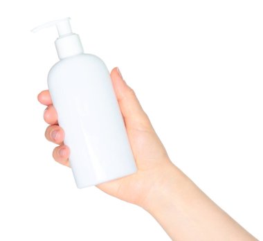 Kadın elleri beyaz bir sprey şişeyi tutuyor, şeffaf bir arka planda kapalı, kozmetik reklamları için şablon.