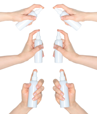 Beyaz Kozmetik Spreyi tutan eller seti, şeffaf arka planda izole edilmiş, kozmetik reklamları için şablon