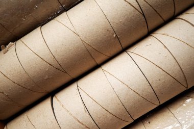 Teyp çekirdek atık geri dönüşüm kutusu şeffaf ambalaj rulolarının yeniden kullanılması, yapıştırıcı bant çekirdeği, uzay stoku fotoğrafı kopyası