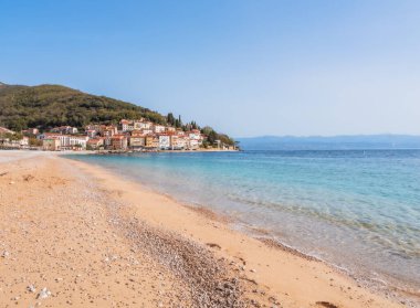 Moscenicka draga, Istria, Hırvatistan. Güzel deniz manzarası, turizm, tarihi bir şehrin kıyıları, temiz iklim, sağlıklı yaşam tarzı..