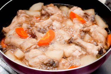 Nimono, Japon mutfağı, haşlanmış kök sebze ve tavuk.