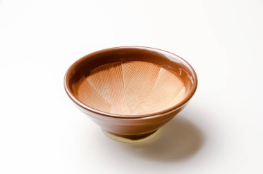 Beyaz arka planda Japon havan topu