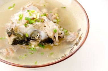 Arajiru, balık kafası çorbası, balık kemiğinden ya da balık derisinden yapılmış çorba.