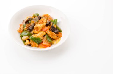 Çin usulü ketçaplı kızarmış tavuk göğsü.