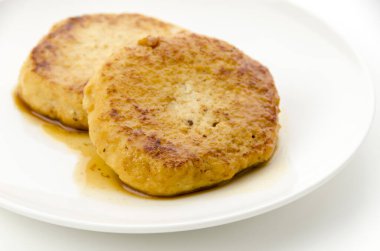 Tofu burger bifteği, Koya tofusu ve doğranmış tavuk.