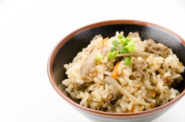 Japon yemeği, sığır eti ve dulavrat pilavı.