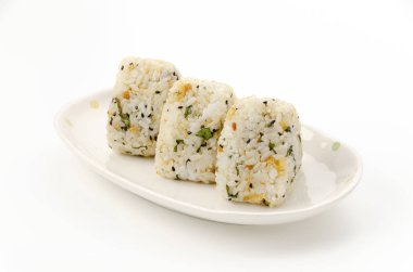 Japon yemeği, Onigiri, Perilla pirinç toplu tenkasu.