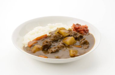 Beyaz arka planda Japon körili pirinci.