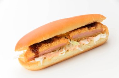 Lahana ve jambonlu sandviç.