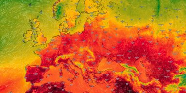 Dresden, Almanya - 17 Ağustos 2023 Avrupa haritası Windy hava durumu web servisinde Ağustos ayı ortasında aşırı yüksek sıcaklıkta küresel ısınmayı gösteriyor. Küresel ısınma kavramı