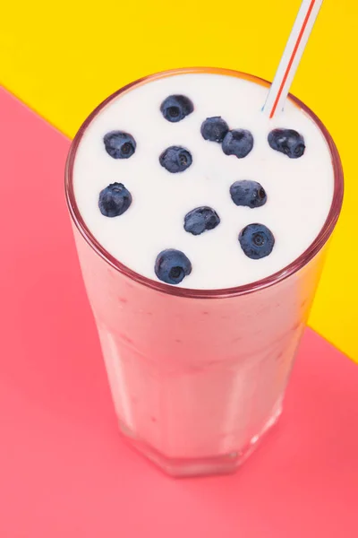 Glass Cold Milkshake Fresh Blueberries Top Drink Glass Straw Yellow —  Fotos de Stock