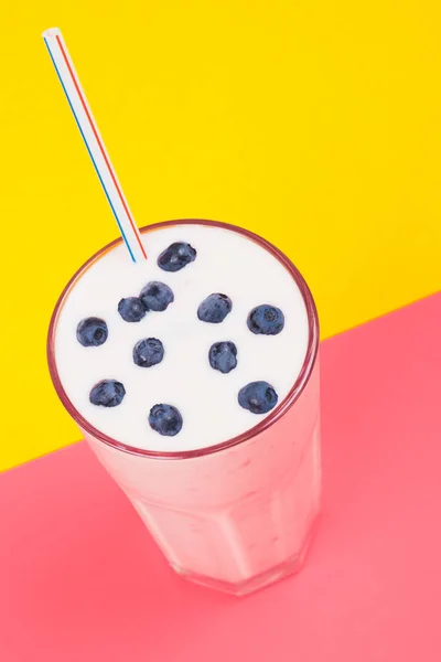 Glass Cold Milkshake Fresh Blueberries Top Drink Glass Straw Yellow — Stockfoto