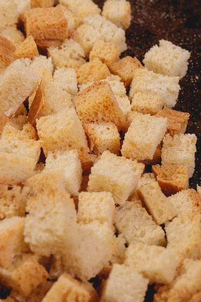 Pieces Roasted White Bread Baking Tray Close Delicious Croutons — Fotografia de Stock