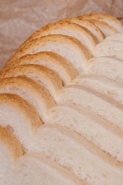 Krájený Bílý Chléb Hnědou Kůrkou Detailní — Stock fotografie