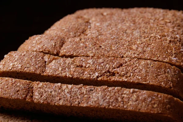Κομμένο Καφέ Ψωμί Καλυμμένο Πίτουρο Από Κοντά Μακρο Βολή — Φωτογραφία Αρχείου