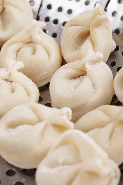 Bolinhos Caseiros Cesta Vapor Preparados Para Serem Cozidos Dumplings Close — Fotografia de Stock