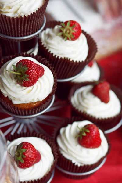 Fresh Strawberry Cupcakes Closeup — Stock Photo, Image