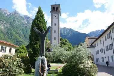 San Lorenzo kolej kilisesinin dini kompleksi Chiavenna, Sondrio, Lombardy, İtalya.