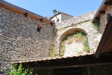 Liguria, İtalya 'nın La Spezia iline bağlı Sesta Godano belediyesine bağlı Groppo köyü..