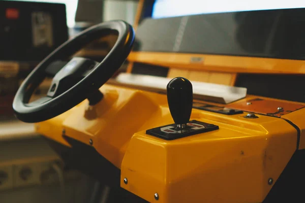 Τιμόνι Στη Μηχανή Arcade Video Game — Φωτογραφία Αρχείου