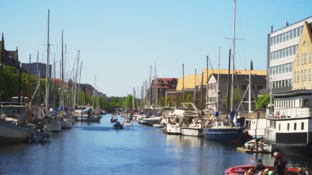 Copenhaga Dinamarca 2022 Canais Marítimos Centro Cidade — Vídeo de Stock